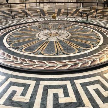 Древните Символи Служат за Връзка с Други Измерения в Пространството