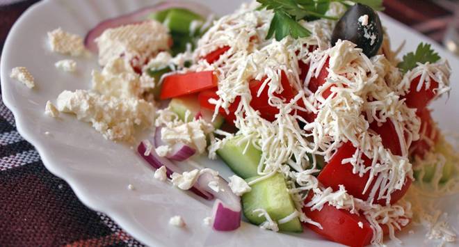 Може ли шопската салата да лекува?