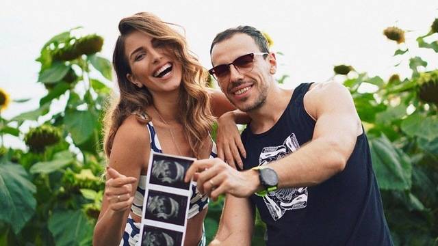 АЛЕКСАНДРА И ДАНИЕЛ ПЕТКАНОВИ ЩЕ СТАВАТ РОДИТЕЛИ ИСТИНСКИТЕ ЖЪЛТИ НОВИНИ