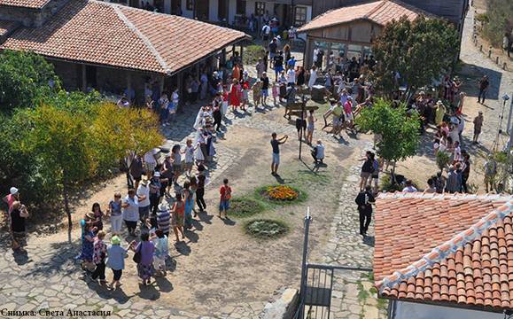 Остров Света Анастасия празнува!