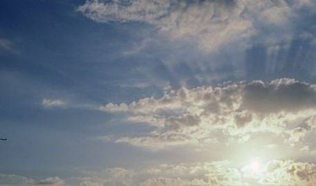 Днес слънчево, на места ще превали. Максималните температури ще са между 30° и 35°