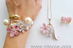 ЗЛАТНА СЕРИЯ БИЖУТА С ПЕРЛИ ЗА ЕСЕН