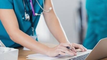 Съмнителен сайт предлага медицински услуги по домовете