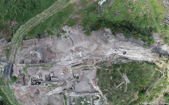 Напълно е проучена западната крепостна стена на замъка на Русокастро