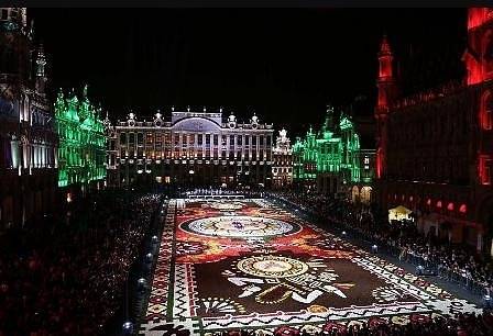 Покриха прочутия „Гран плас“ в Брюксел с цветен килим на тема „Мексико