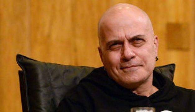 НАЙ-НАКРАЯ! Вижте новото гадже на Слави! Изтекоха първи снимки, ще ви паднат очите!