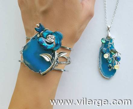 ДИЗАЙНЕРСКИ БИЖУТА ЗА ЕСЕНТА С ГРИВНИ И КОЛИЕТА