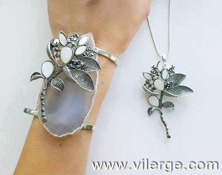 ТОП БИЖУТА ЗА ЕСЕН – СРЕБЪРНА КОЛЕКЦИЯ ЗА ЖЕНИ