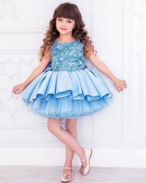 Преди една година тя беше обявена за най-красивото момиче на света, а ето как изглежда днес! (снимки)