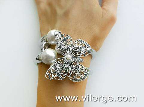 СРЕБЪРНА КОЛЕКЦИЯ ГРИВНИ С ПЕРЛИ ЗА ЕСЕН