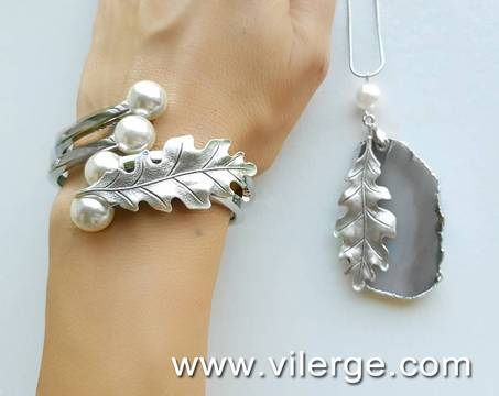 СРЕБРО И ПЕРЛИ ЗА ЕСЕН С БИЖУТА ЗА ЖЕНИ