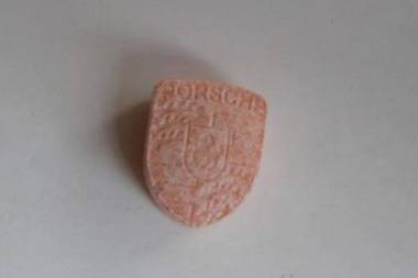 Остава в ареста наркопласьорът, крил дрога на гробищата