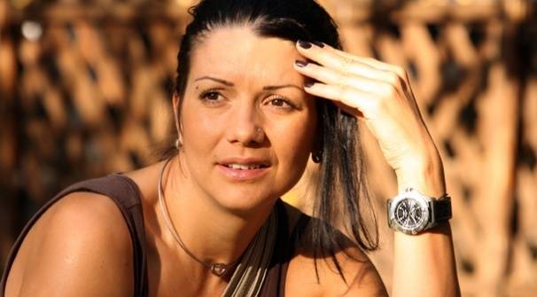 НАП погна Кали! Вижте в какви далавери е забъркана певицата!