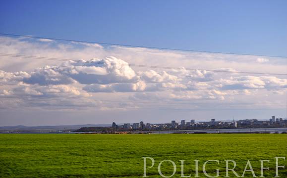 Променлива облачност и умерен североизточен вятър определят времето днес