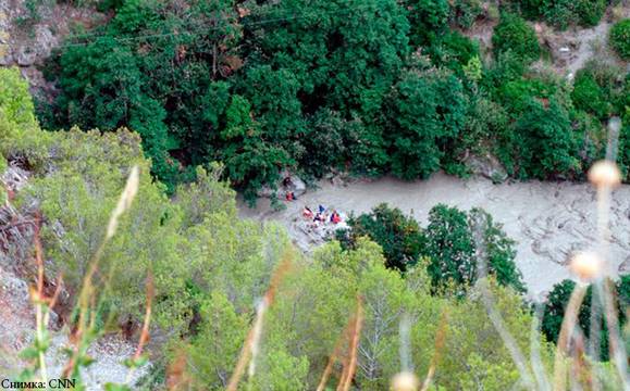 Най-малко 11 души загинаха при наводнение в Италия