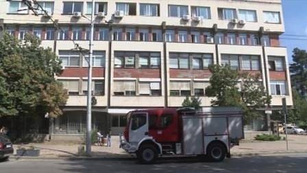 Евакуираха данъчната служба заради теч на газ в Казанлък