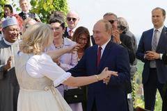 Една сватба, танц с Путин и огромен скандал в Австрия (ВИДЕО)