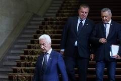 Сидеров: Премиерът да каже на Симеонов да спре да се прави на старшина