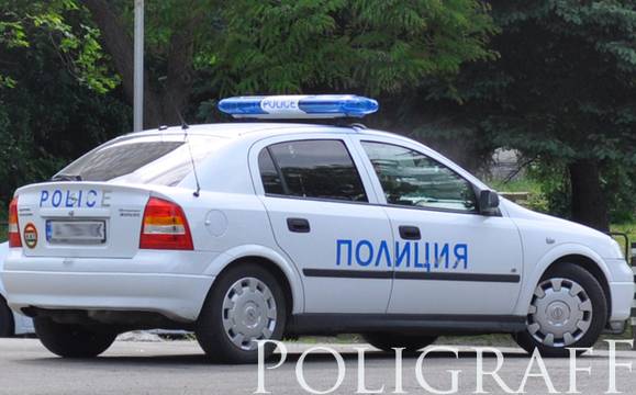 Задържаха трима, печатали фалшиви дипломи за основно образование