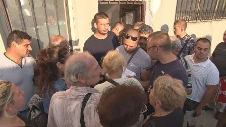 Нерви, опашки и скандали в КАТ-Враца, редът се определя от тетрадка