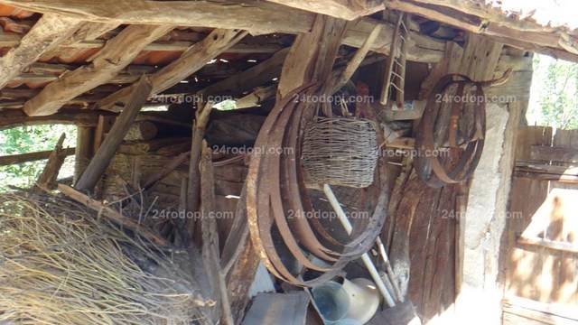 Българин написа най-сърцераздирателната истина за българските села: Един кол, клозет и Бах го… (СНИМКИ)