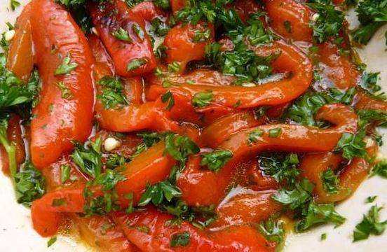 От баба ми знам как се правят! Такава зимнина става, че нямам търпение да захладнее и да отваряме бурканите!