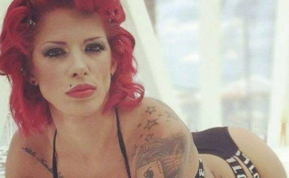 Докъде я докарахме: 12-годишен син агитира майка си Галя да стане плеймейтка, тя копнее за силиконов бюст (СНИМКИ 18+)