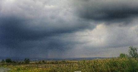 Днес облачно с превалявания. Максималните температури ще са между 23° и 33°