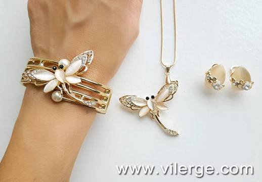 ДИЗАЙНЕРСКА КОЛЕКЦИЯ БИЖУТА ЗА СЕЗОН ЕСЕН