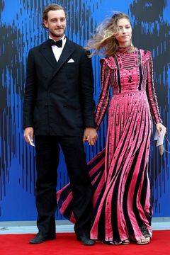 Новата принцеса, която е на път да засенчи Кейт и Меган (много снимки)