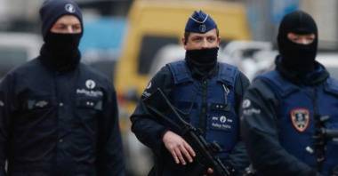 Мигранти се стреляха в жестоко меле в Белгия, но няма убити