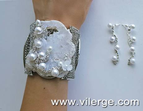 МОДА И СРЕБРО ЗА ЕСЕНТА С ТОП ГРИВНИ И ОБЕЦИ ЗА СЕЗОН ЕСЕН