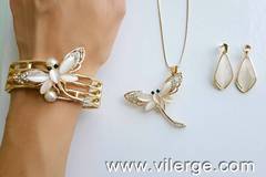 ЗЛАТО ГРИВНИ И КОЛИЕТА ЗА СЕЗОН ЕСЕН