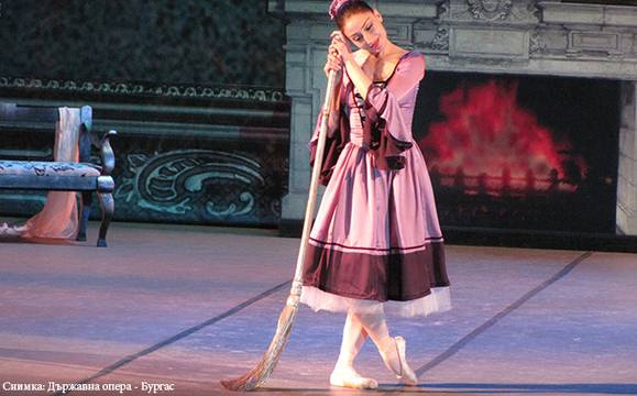 Пепеляшка ще срещне своя принц на сцената на Летния театър този петък