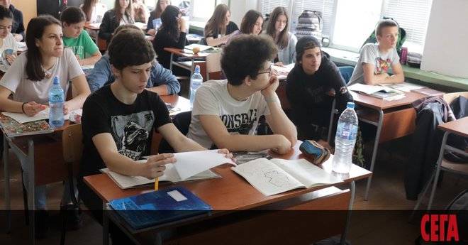 Какво ново през новата година за ученици и учители