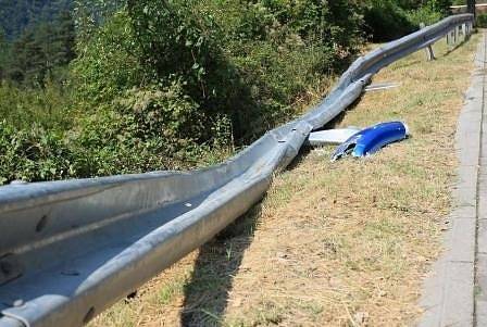 ОПУ-София пита кмета на Своге кой е поставил мантинелата на път II-16 в града