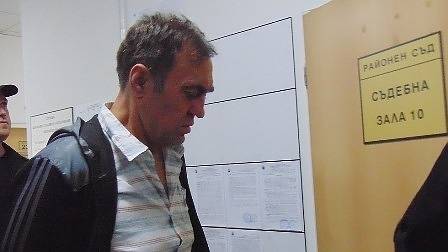 Пуснаха обвинения в изнасилване кмет на Стрелча на свобода