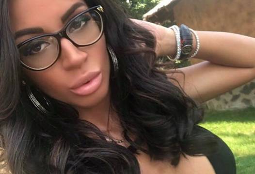 Мис Силикон дели мъж с фолкпевица, разкри дали ще влиза в Брадър-а