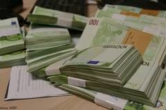 Разследват семейство за данъчни измами и пране на пари