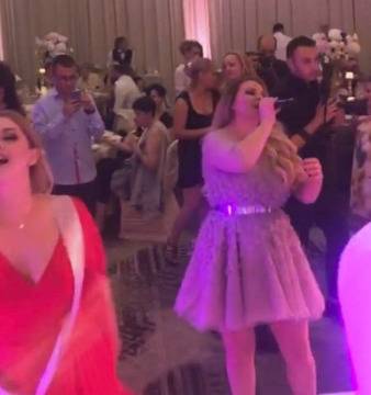 Деси Слава на ръба на отчаянието! Певицата се отказа от битката с наднорменото тегло