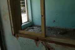 ОПАСНА СГРАДА ДО ДЕТСКА ГРАДИНА В ЦЕНТЪРА НА СЕЛО СРЕДИЩЕ РАЗЛИЧНИТЕ НОВИНИ-DIFFERENT NEWS