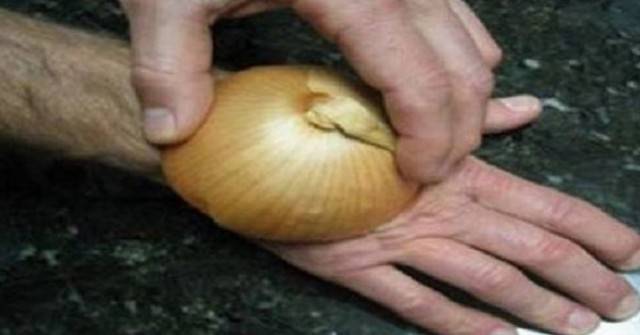 Тя натърка ръката си с лук и няколко минути по-късно се случи чудо! Как не го знаех досега?