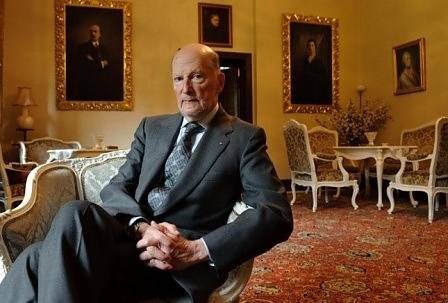 На тайна сбирка във „Врана“ царисти обсъждат как да защитят Симеон II и имота му