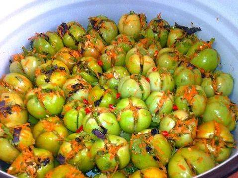 Рецептата, която стана хита на сезона: Зелени, кисели, пълнени домати по грузински-Мега вкусни!