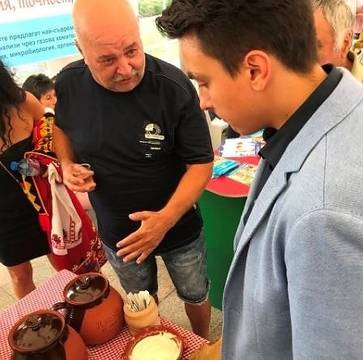 Момчил Неков призова млекопроизводители и преработватели да се обединят, за да се защитят в ЕС българското кисело мляко и…