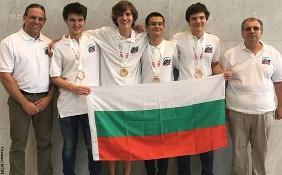 Четири медала спечелиха българските ученици на Международната олимпиада по информатика