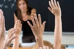 ОБУЧЕНИЕ ЗА УЧИТЕЛИ: Хора без педагогическо образование влизат в клас