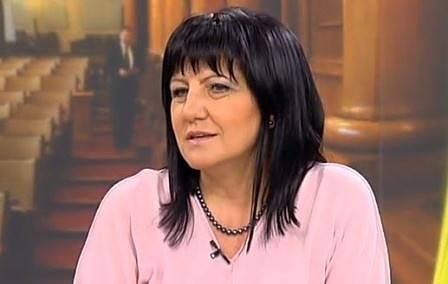 Караянчева: Министерските оставки няма да решат проблемите