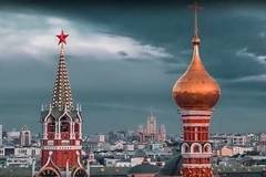Автомобил се вряза в група пешеходци на московски булевард