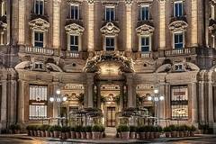 Starbucks откри първи обект в Италия и ще продава пица (СНИМКИ)
